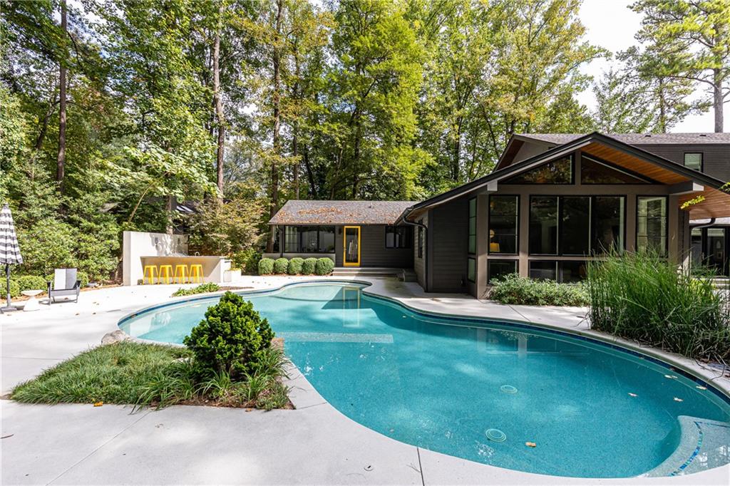 5270 Mount Vernon Parkway