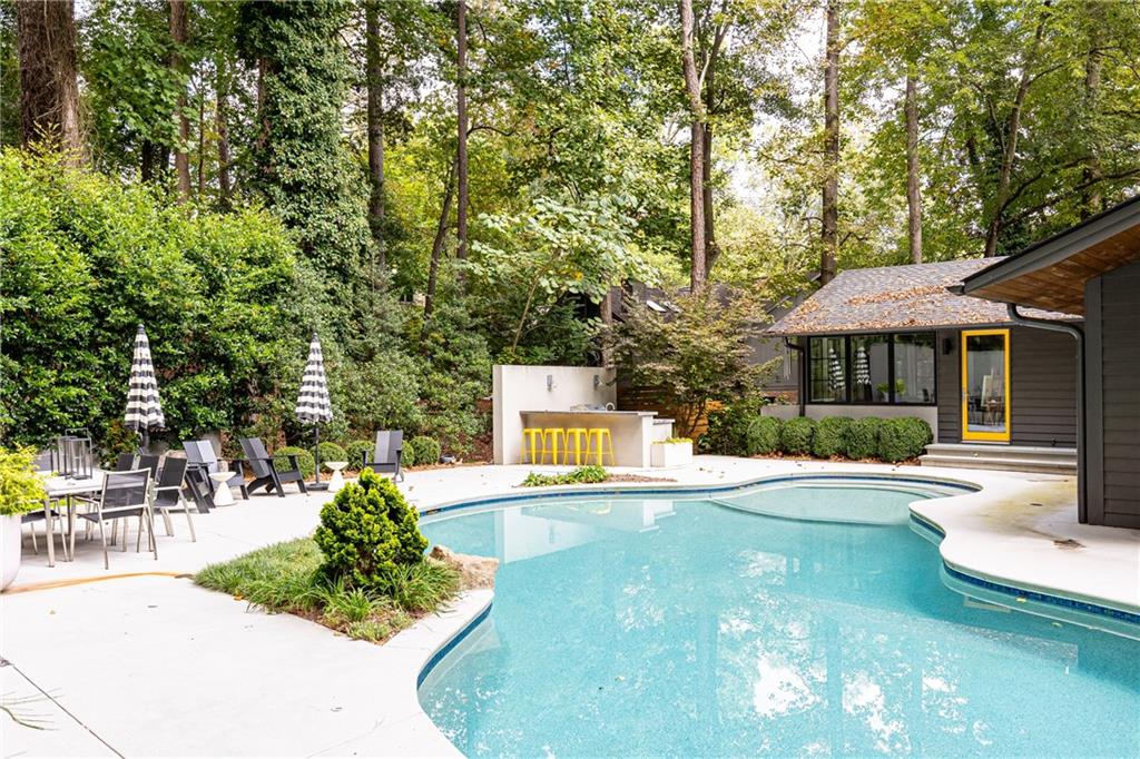 5270 Mount Vernon Parkway