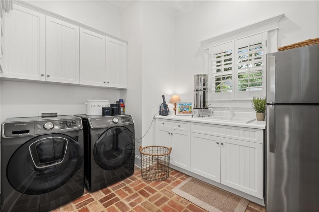 3 Granberry Manor