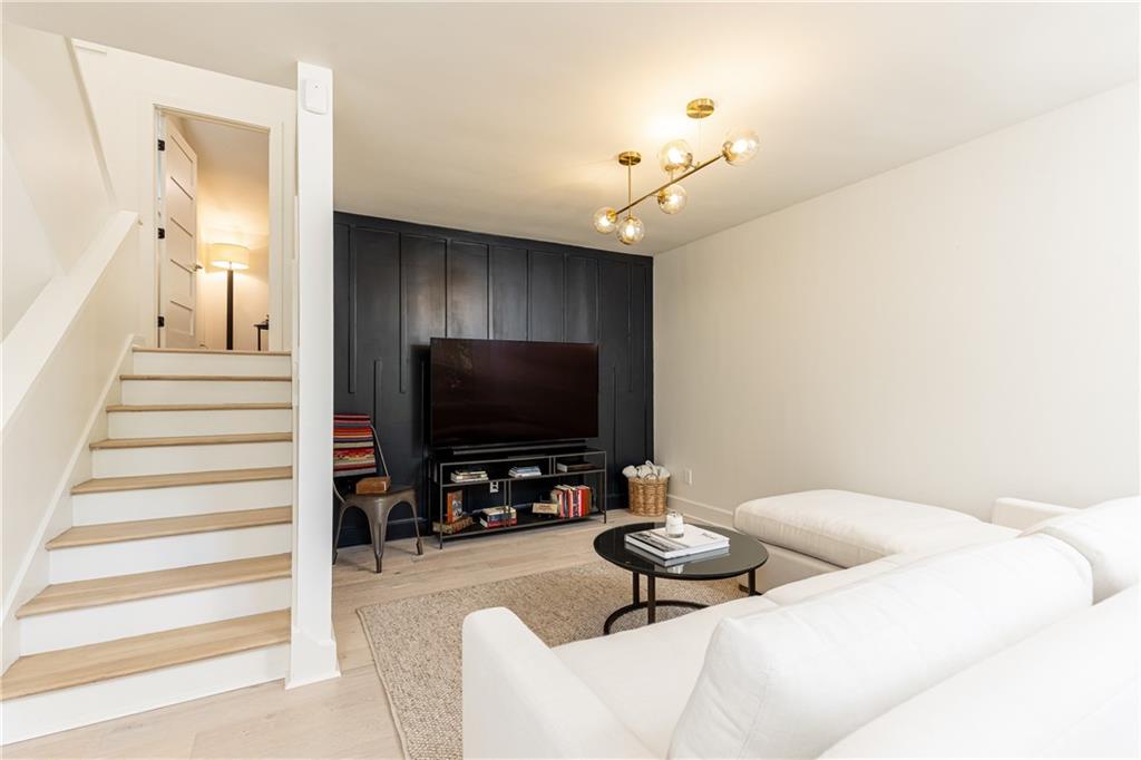 2847 Orchard Knob SE