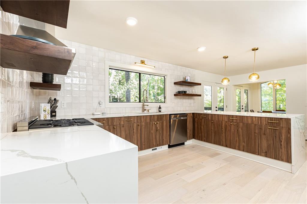 2847 Orchard Knob SE