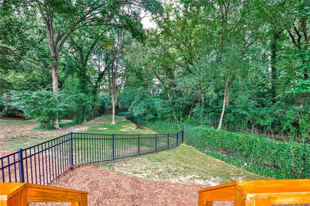 3227 Lynwood Drive NE