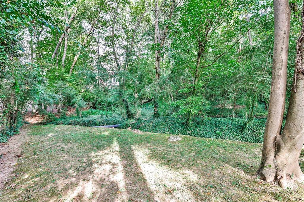 3227 Lynwood Drive NE