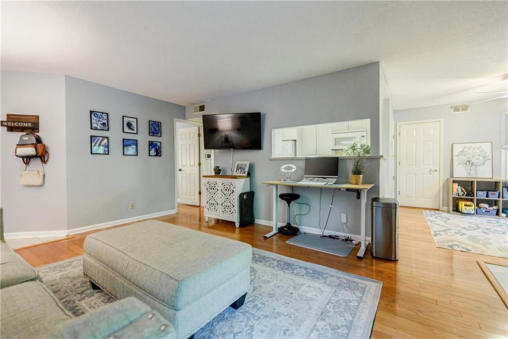 913 Garden Court
