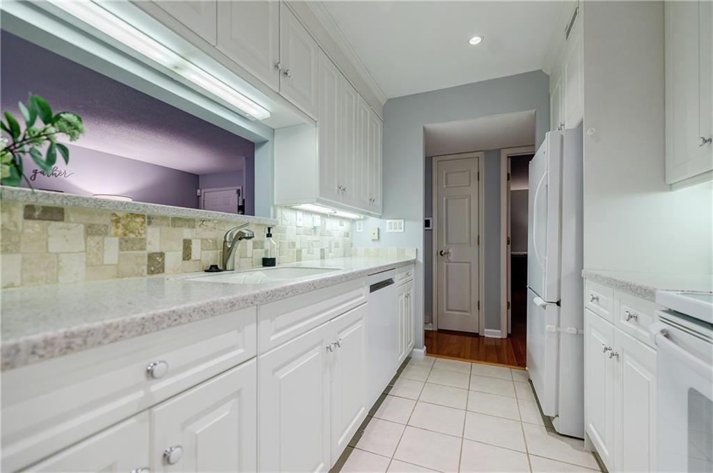 913 Garden Court