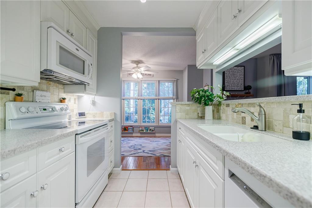 913 Garden Court