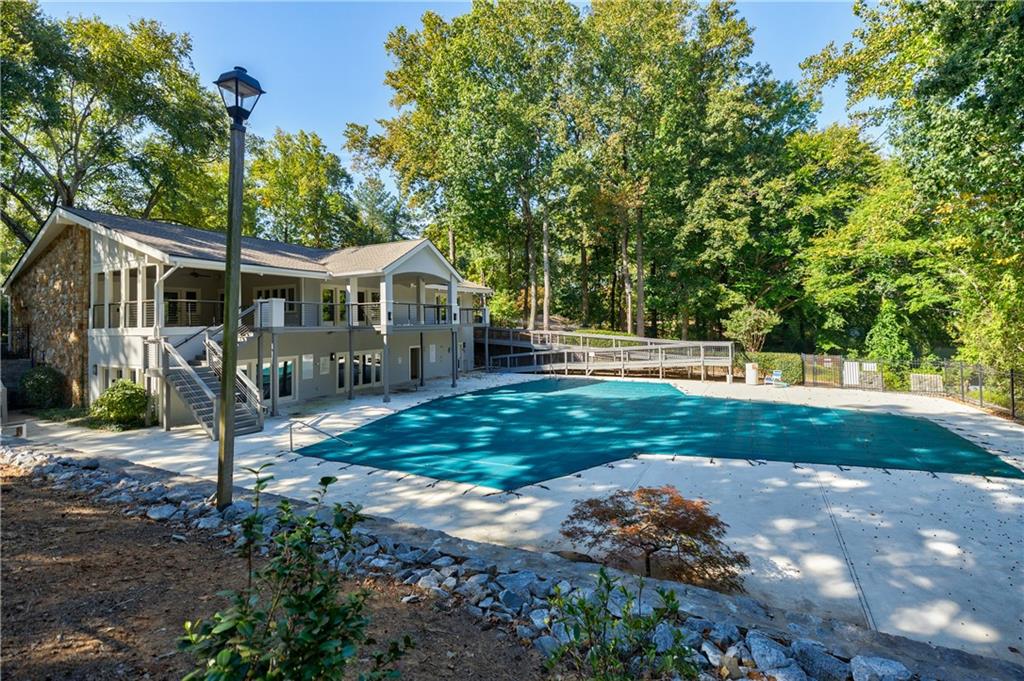 913 Garden Court