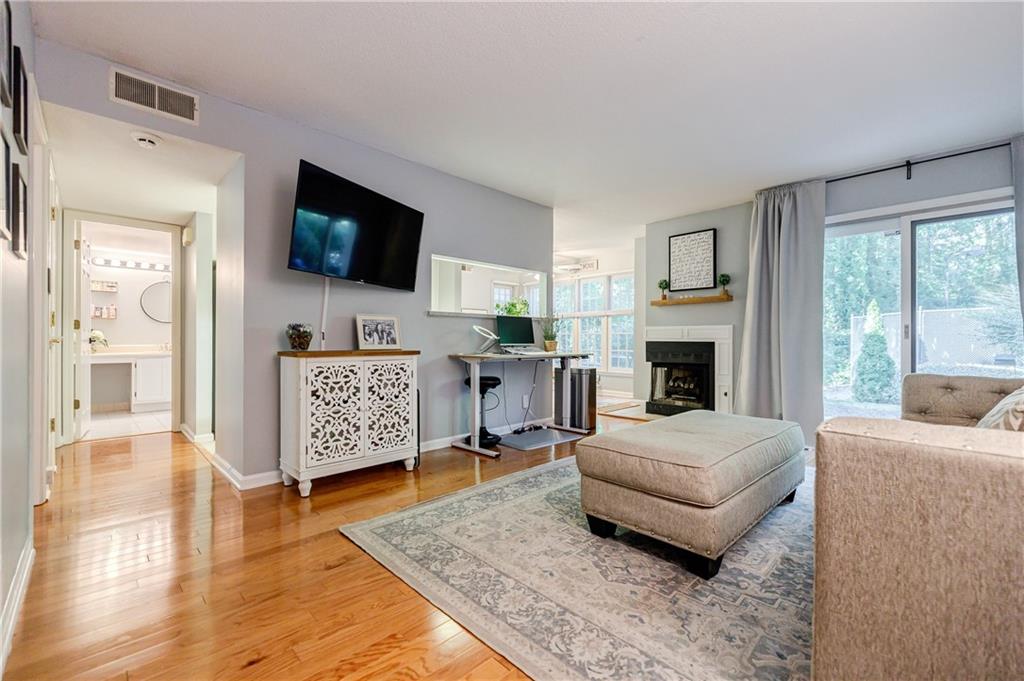 913 Garden Court