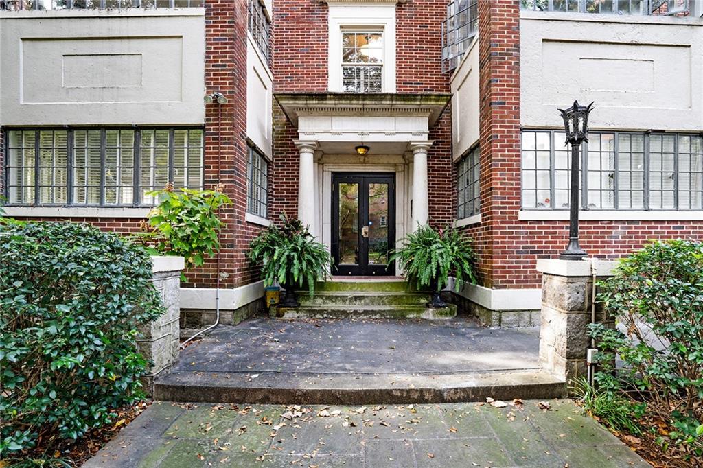 1898 Wycliff Road NW Unit 8