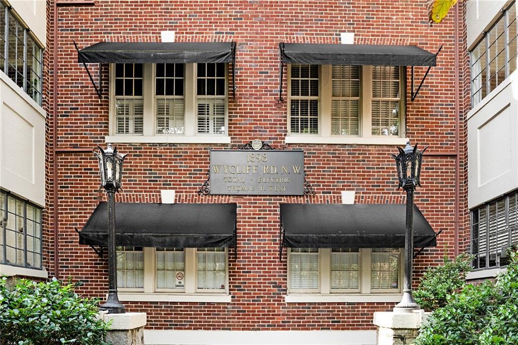 1898 Wycliff Road NW Unit 8