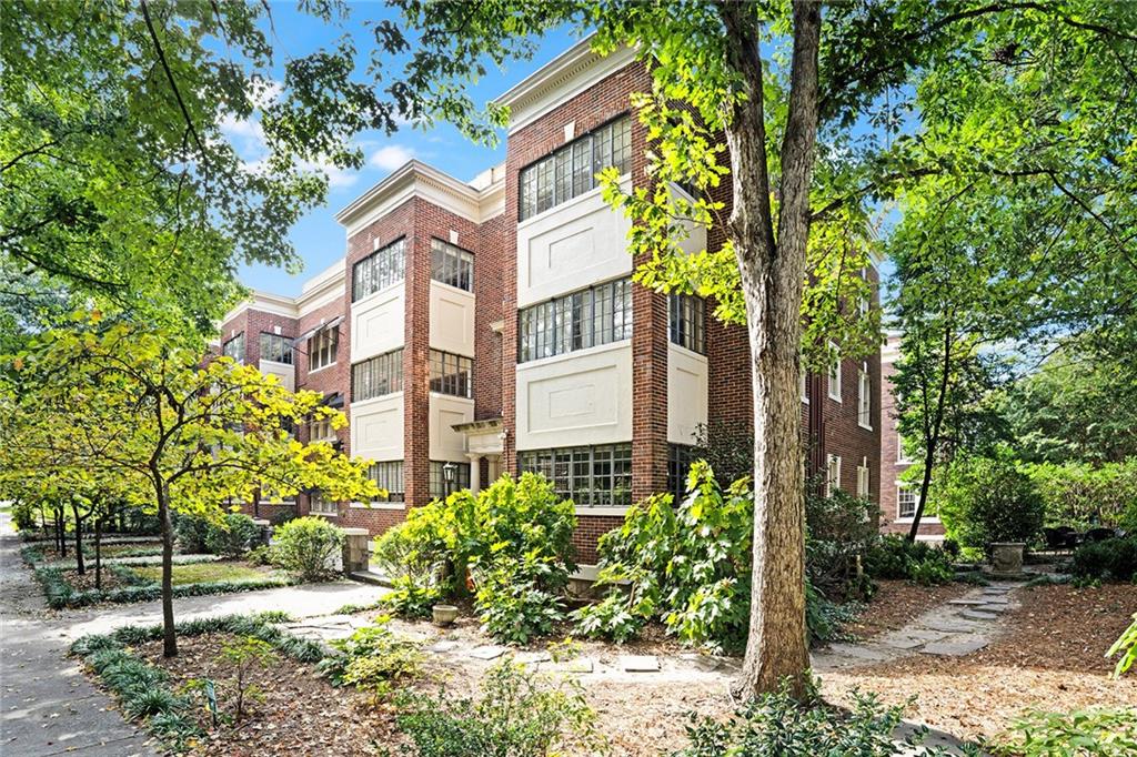 1898 Wycliff Road NW Unit 8