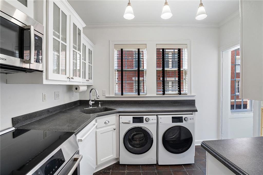 1898 Wycliff Road NW Unit 8