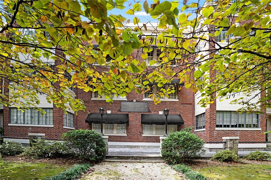 1898 Wycliff Road NW Unit 8