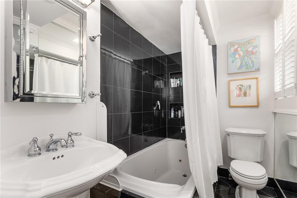 2260 Peachtree Road NW Unit B2
