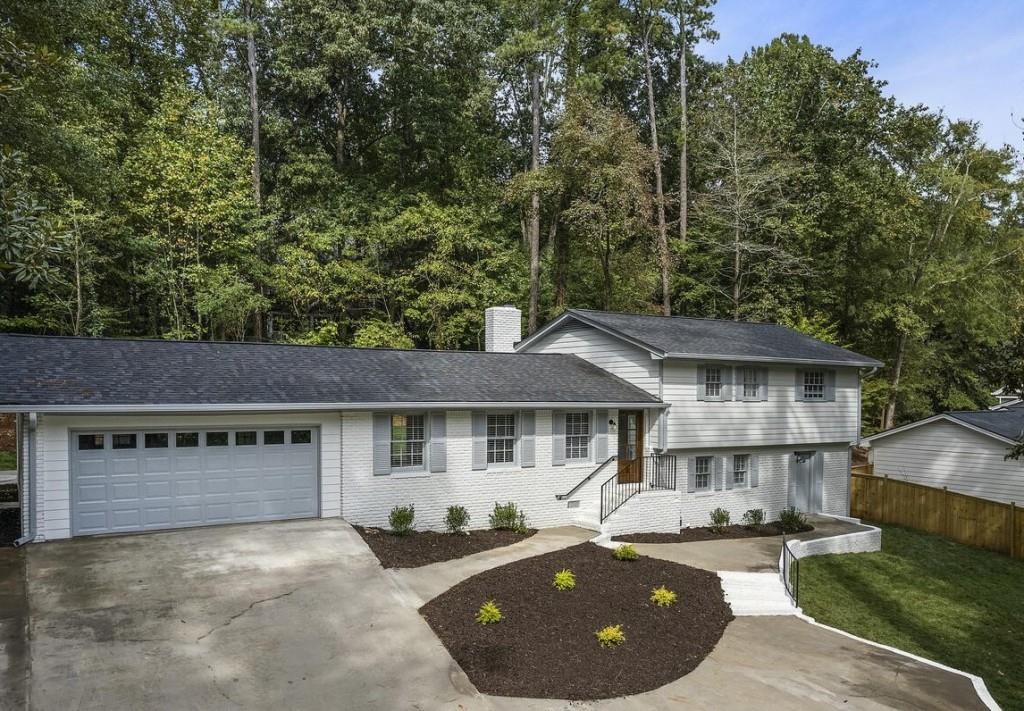 3824 W Nancy Creek Court NE