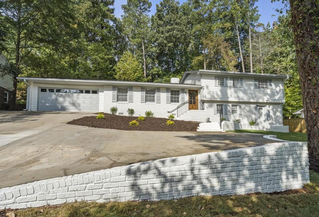 3824 W Nancy Creek Court NE