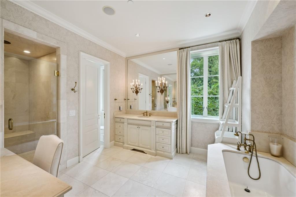 2440 Peachtree Road NW Unit 11