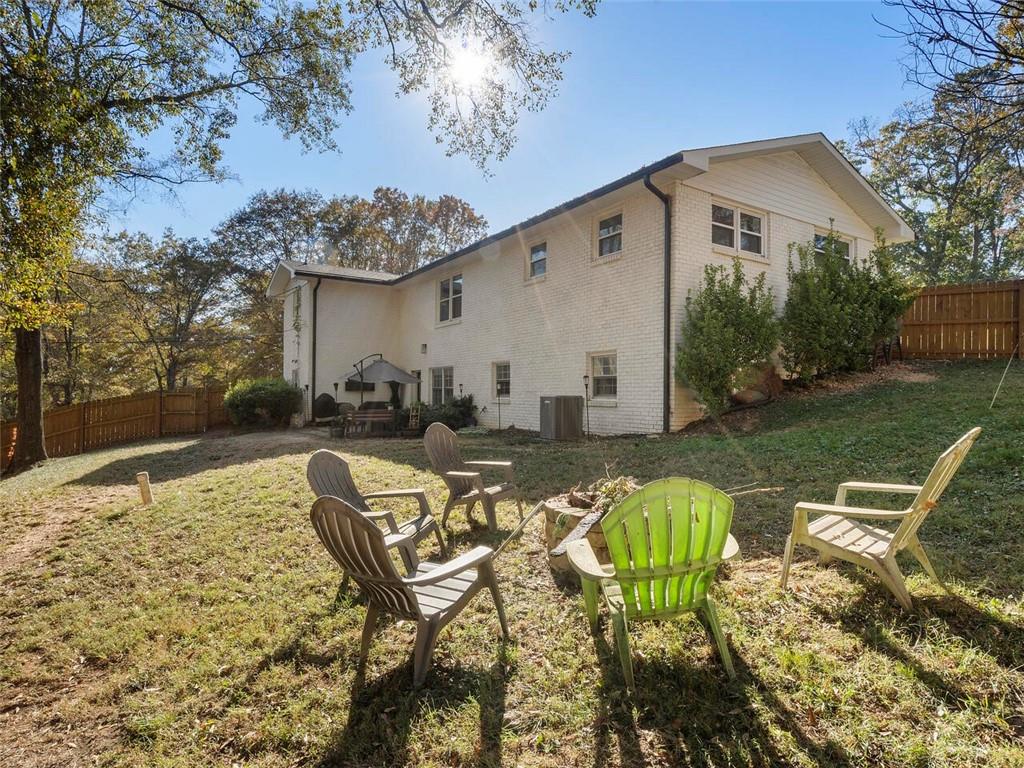 76 Skyline Drive SE