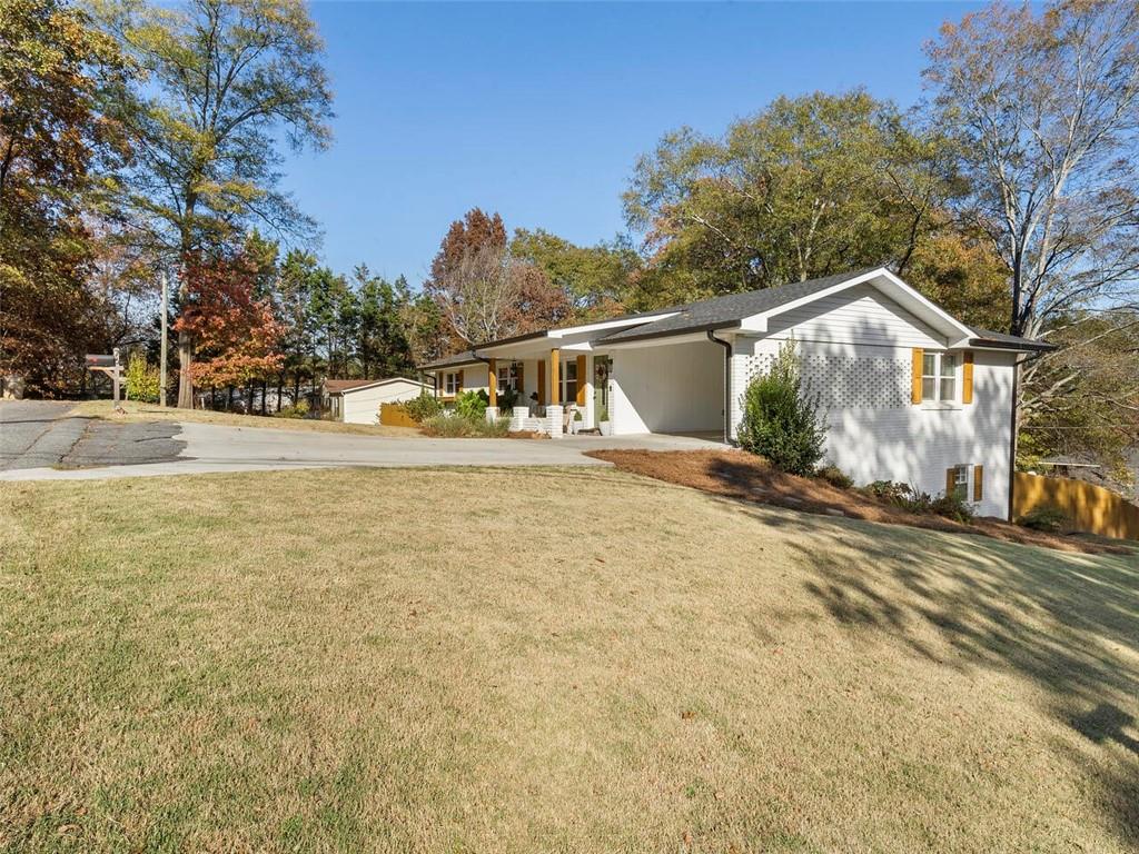 76 Skyline Drive SE
