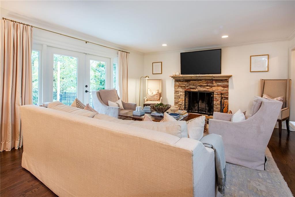 425 Forest Valley Road