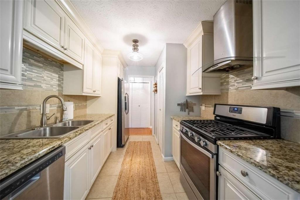 1204 Lake Pointe Circle
