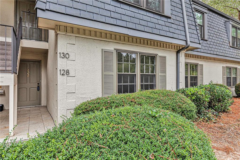 128 Amherst Place NW