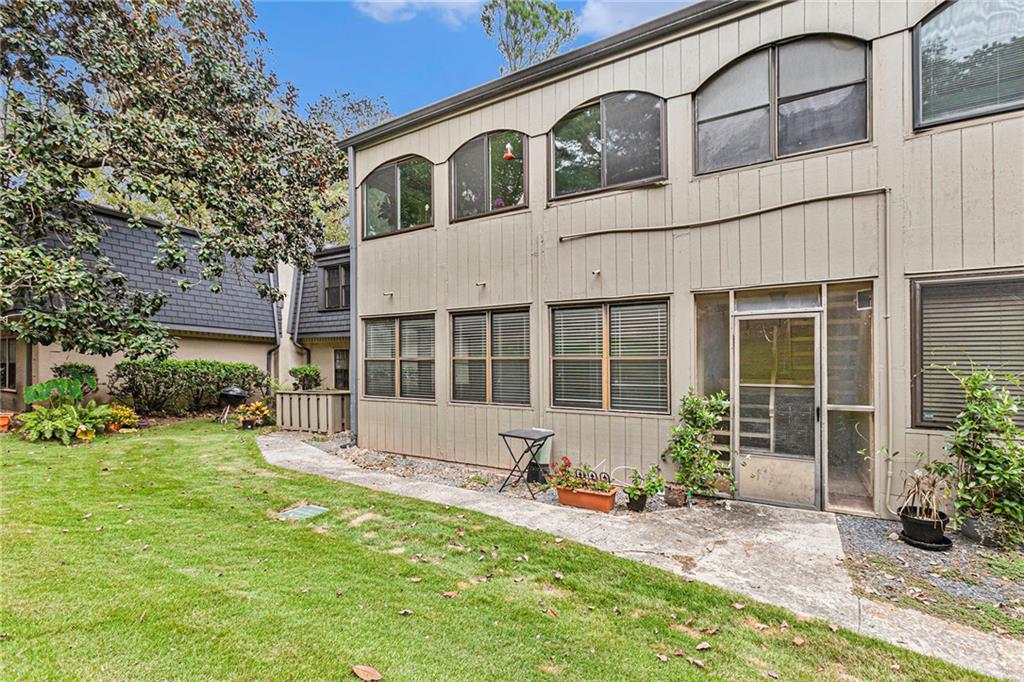 128 Amherst Place NW