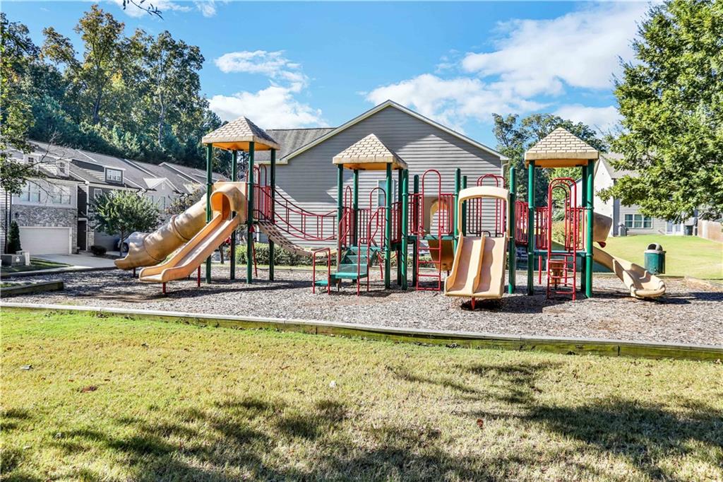 526 Tufton Trail SE