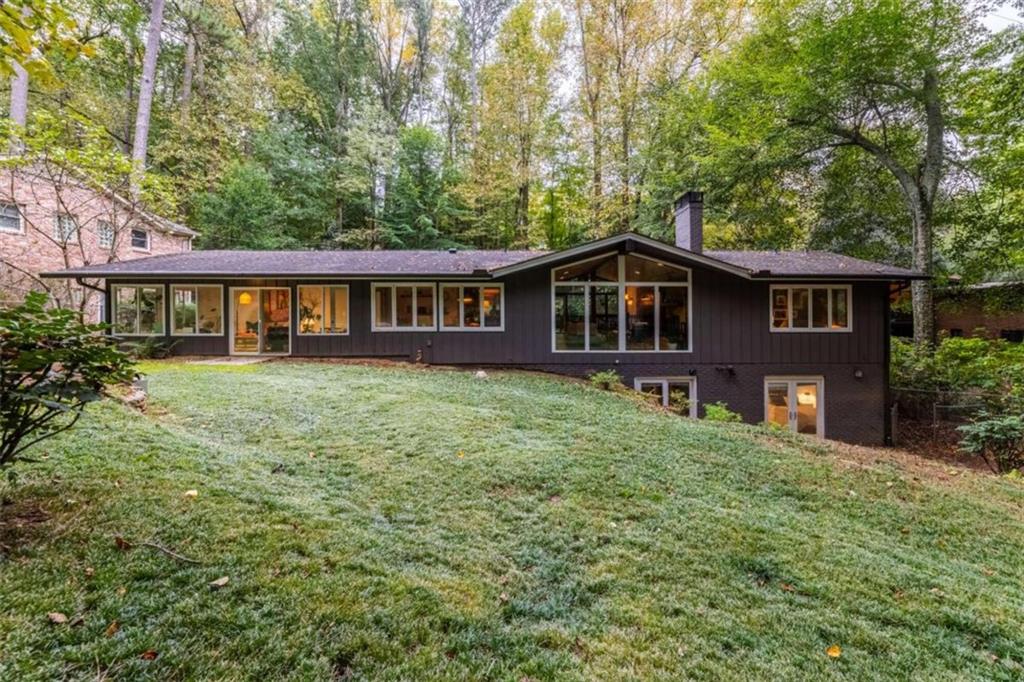 910 Barton Woods Road NE