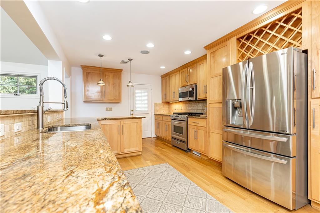 2830 W Roxboro Road NE