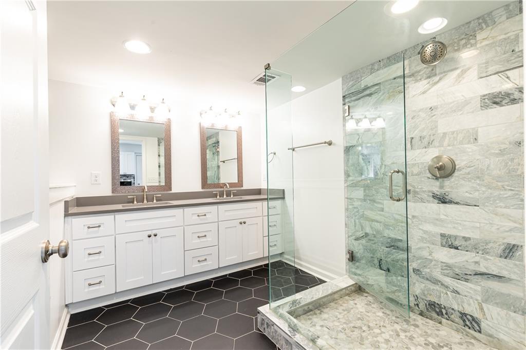 2830 W Roxboro Road NE