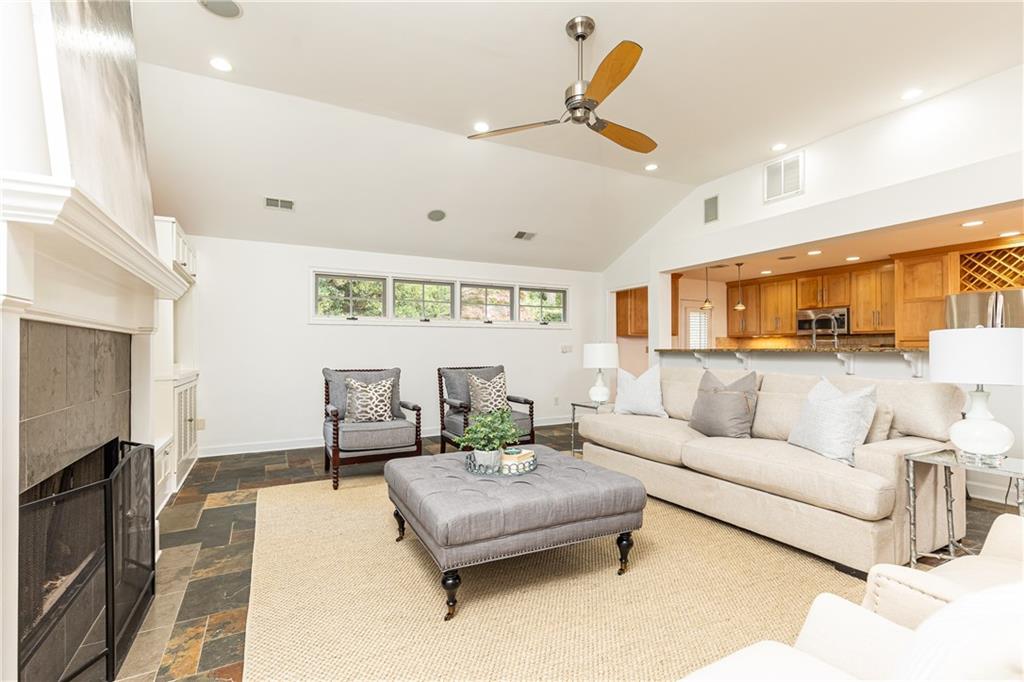 2830 W Roxboro Road NE