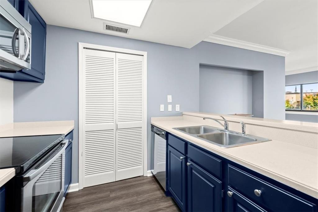 3481 Lakeside Drive NE Unit 901