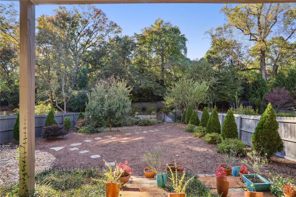 2492 Ellijay Drive NE