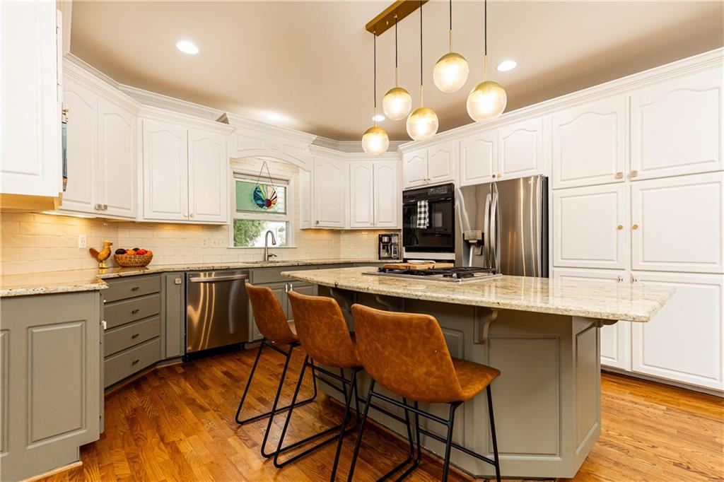 6315 Deerwoods Trail