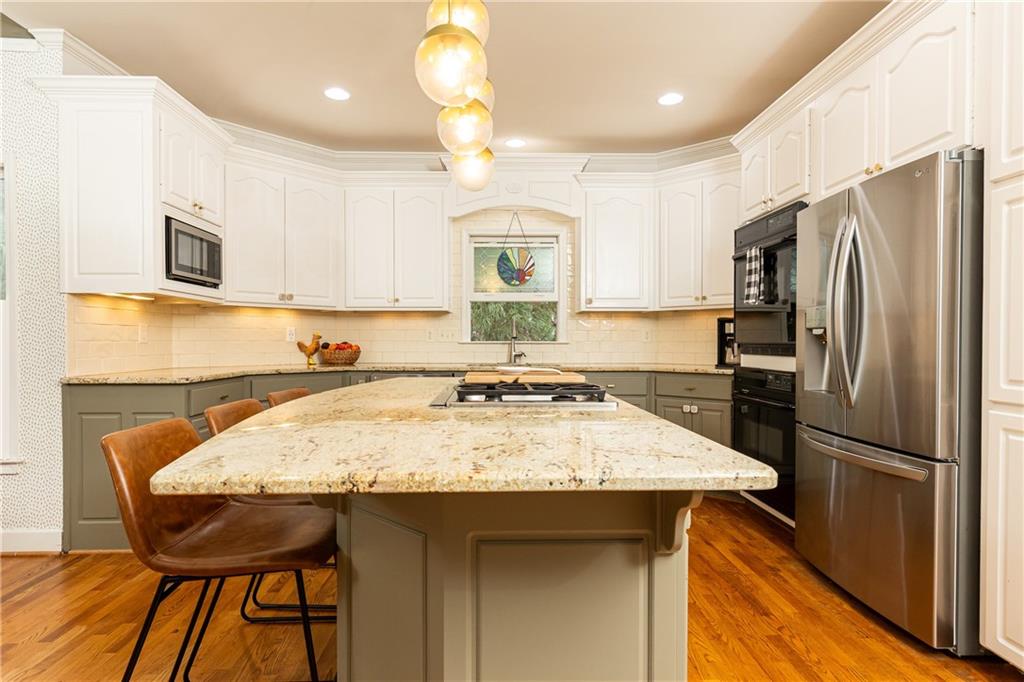 6315 Deerwoods Trail