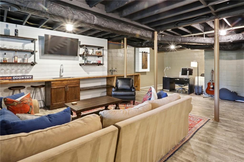 6825 Sunny Brook Lane