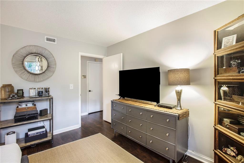 103 De Arc Place NW