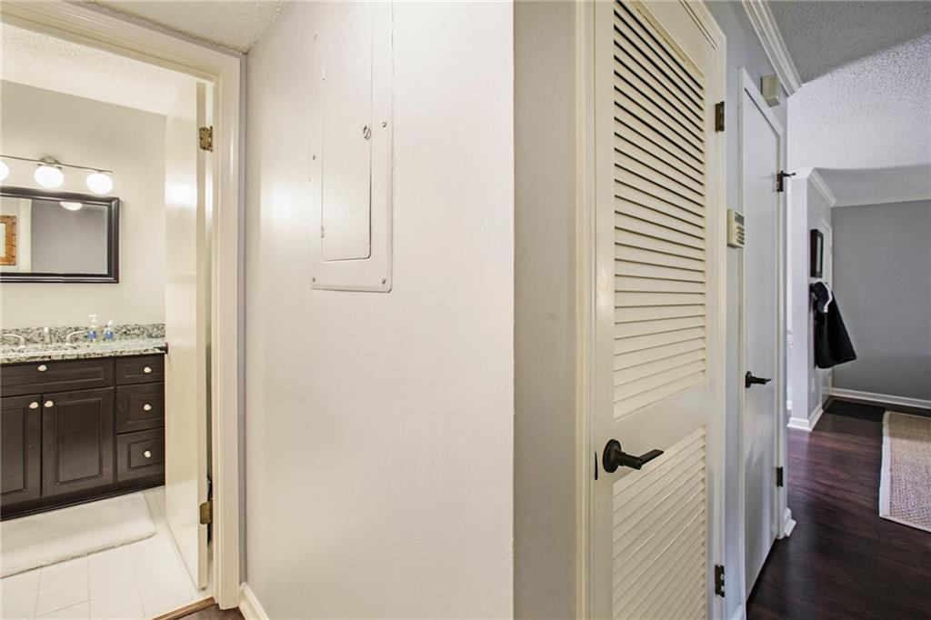 103 De Arc Place NW