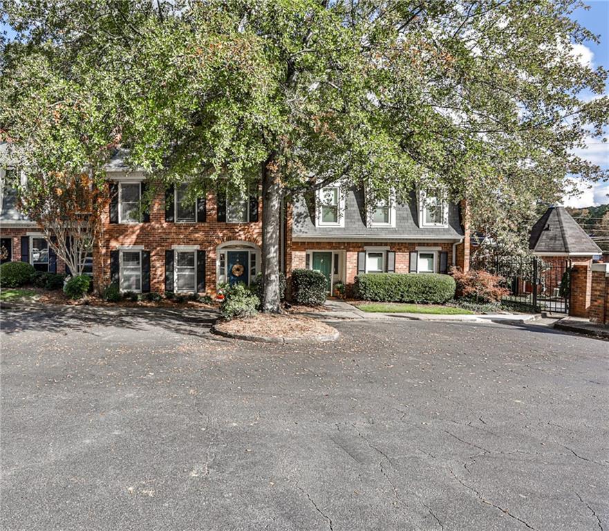 2 Pendleton Place NE