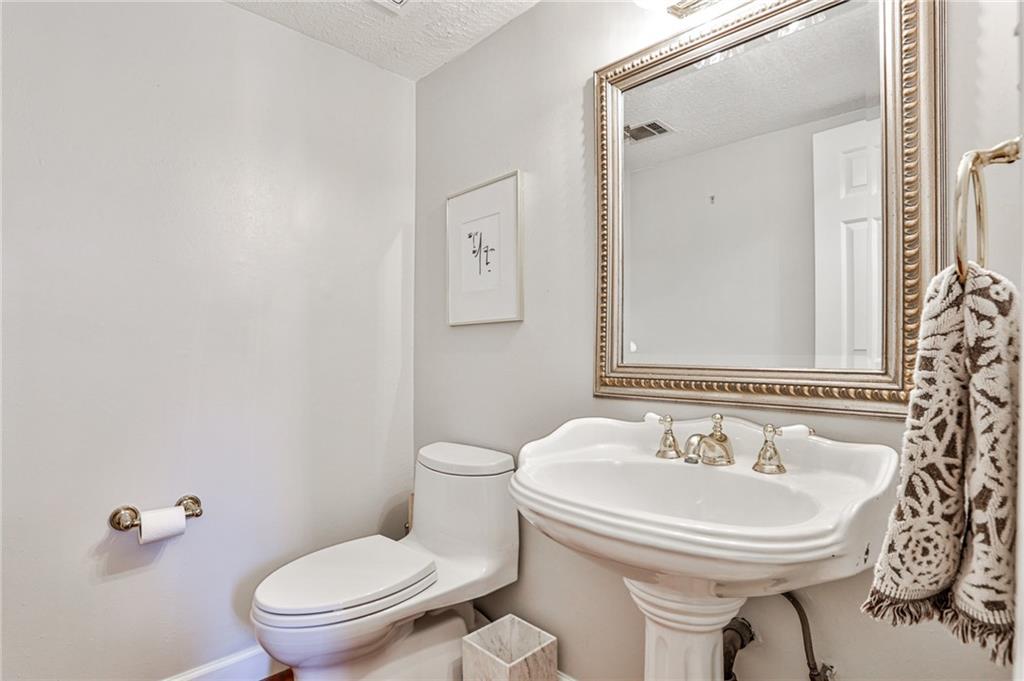 2 Pendleton Place NE