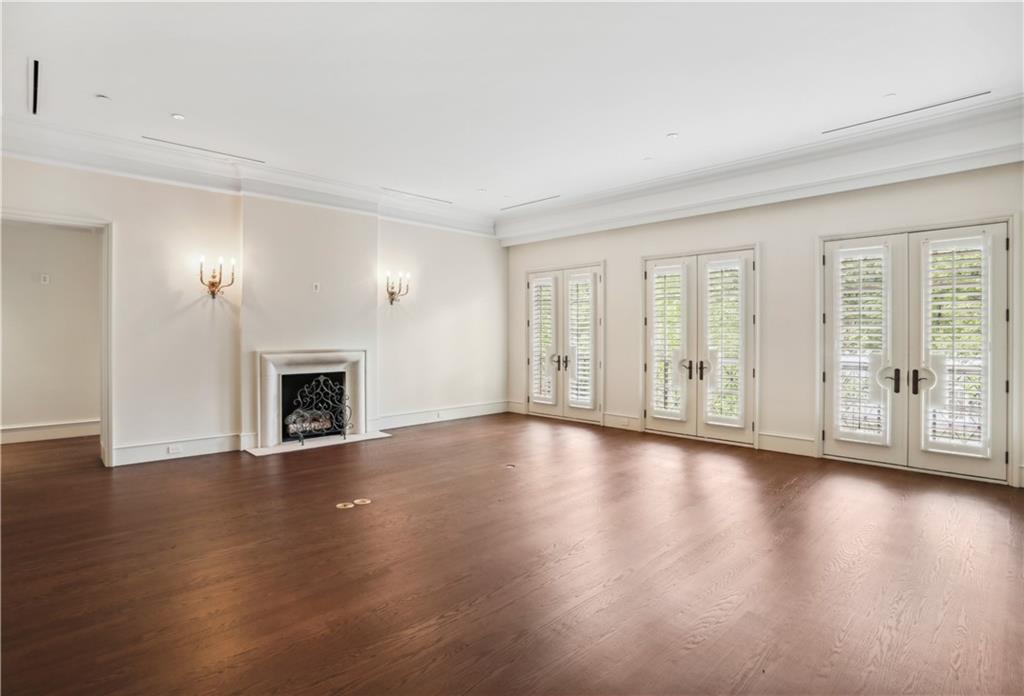 2724 Peachtree Road NW Unit 202