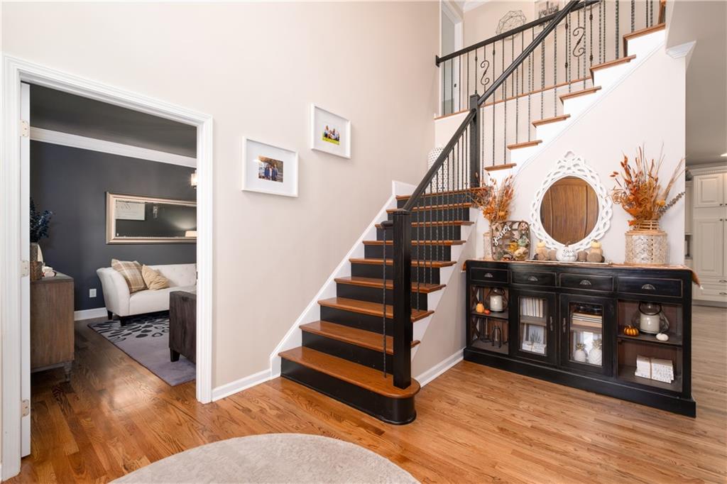 2774 Riderwood Lane NE