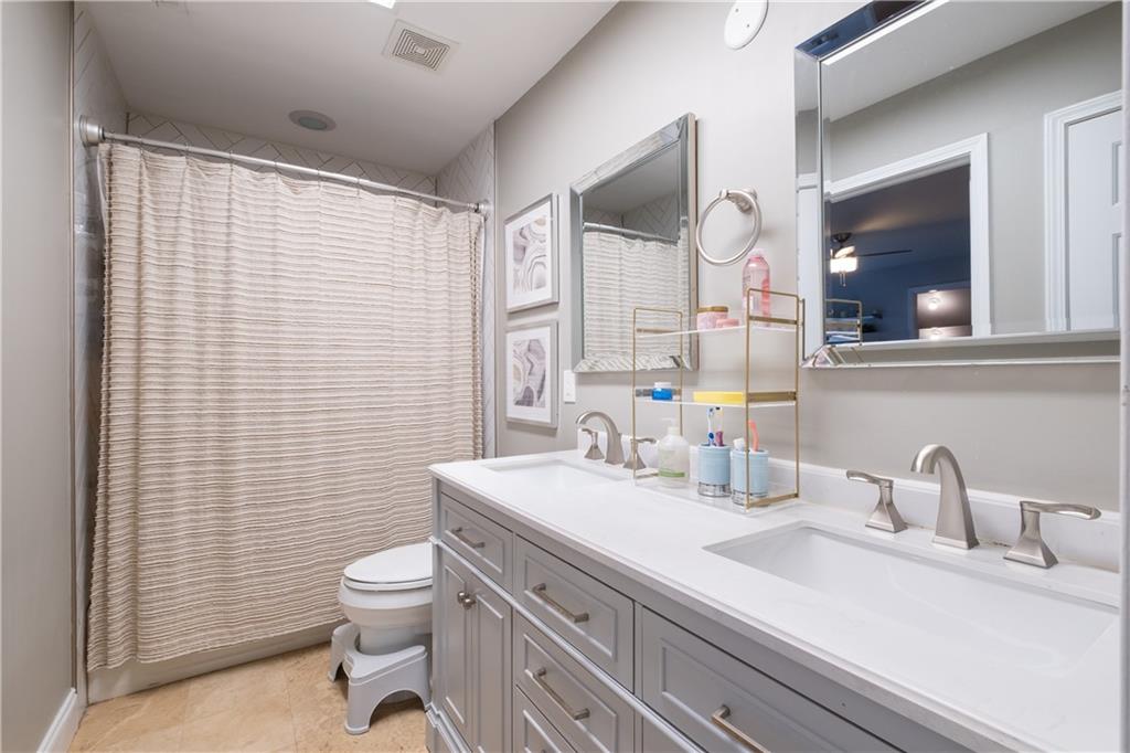 2774 Riderwood Lane NE