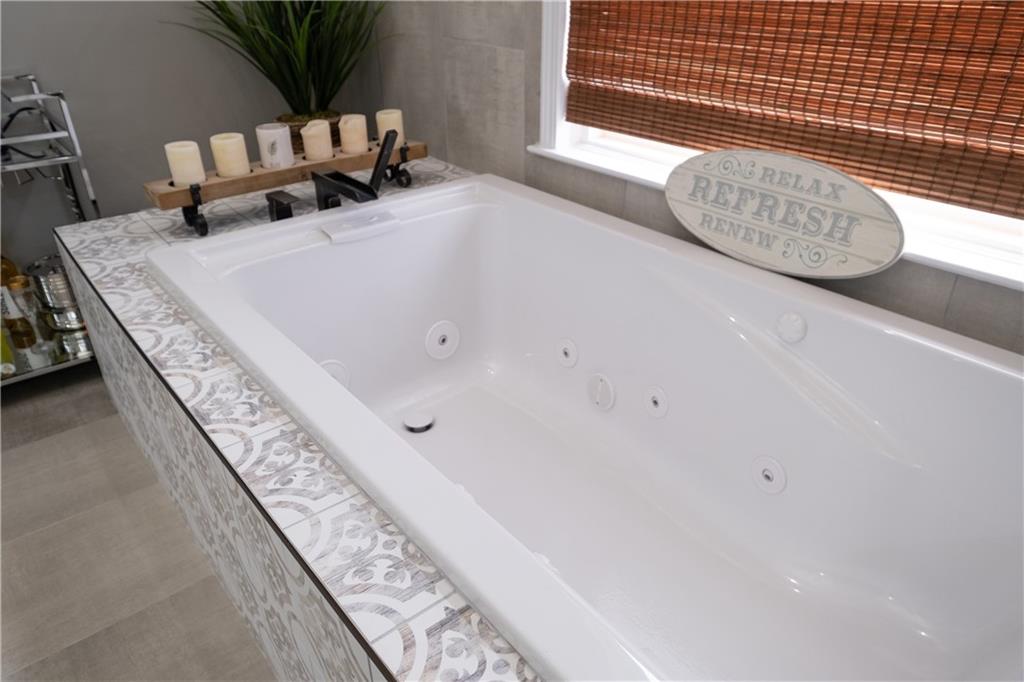 2774 Riderwood Lane NE