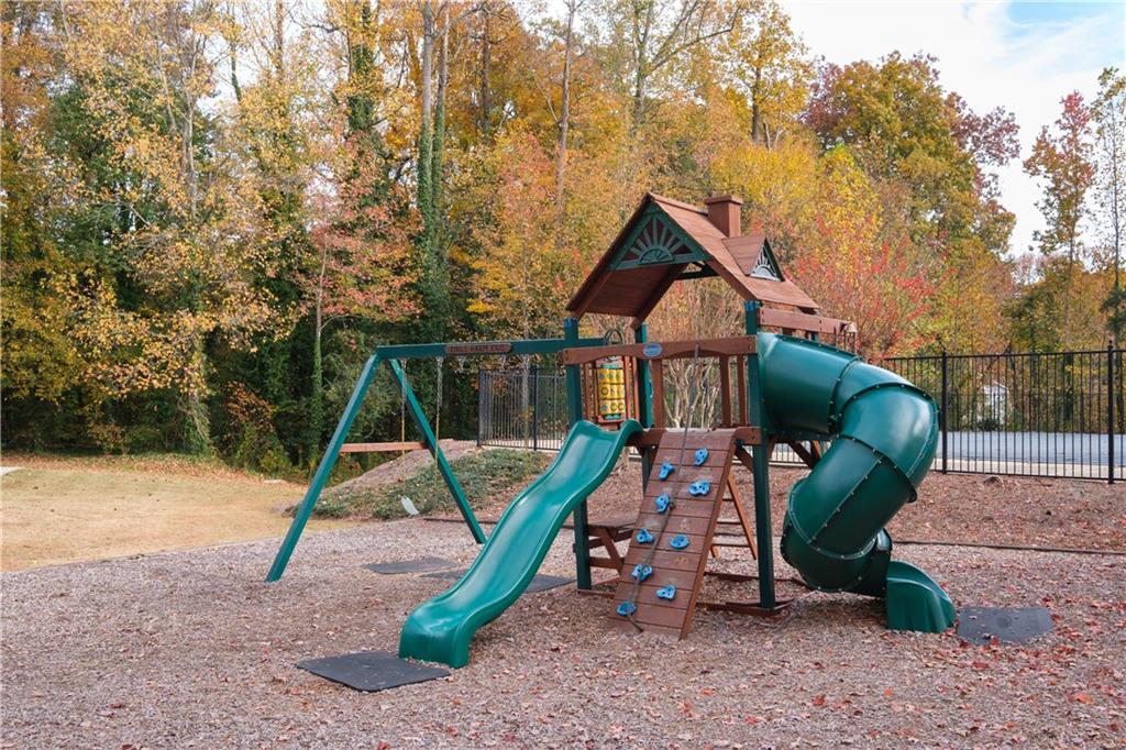 2774 Riderwood Lane NE