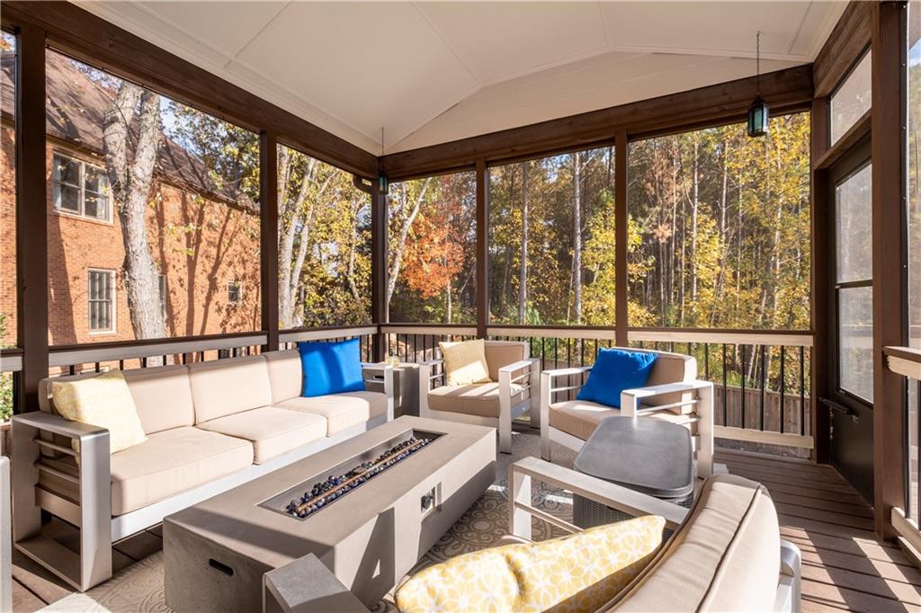 2774 Riderwood Lane NE