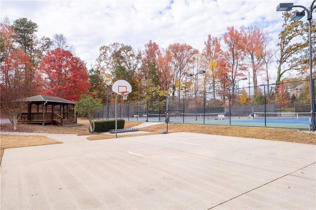 2774 Riderwood Lane NE