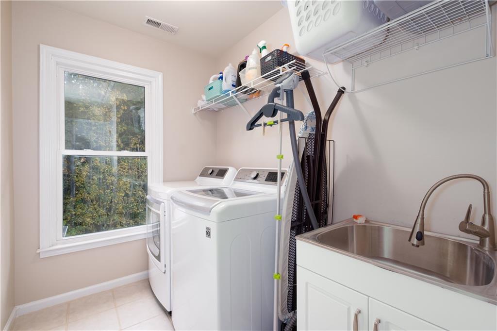 2774 Riderwood Lane NE