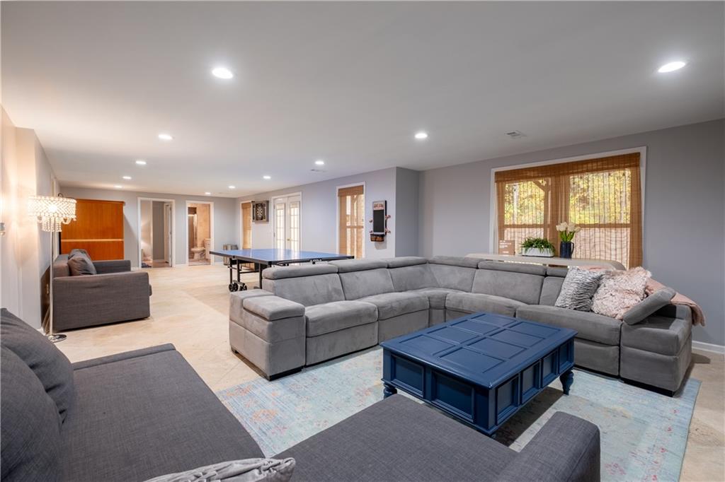 2774 Riderwood Lane NE